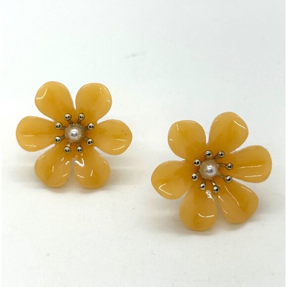 Estate Jewelry - Peach Flower Earrings Acrylic Studs With Pearl Center Plastic Lightweight